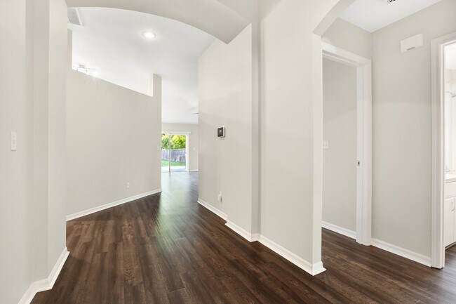 Building Photo - 10613 Little Bend Ln