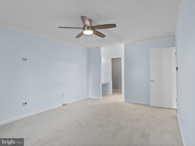 Building Photo - 10064 Oakton Terrace Rd