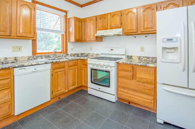 Kitchen - 905 Fell St