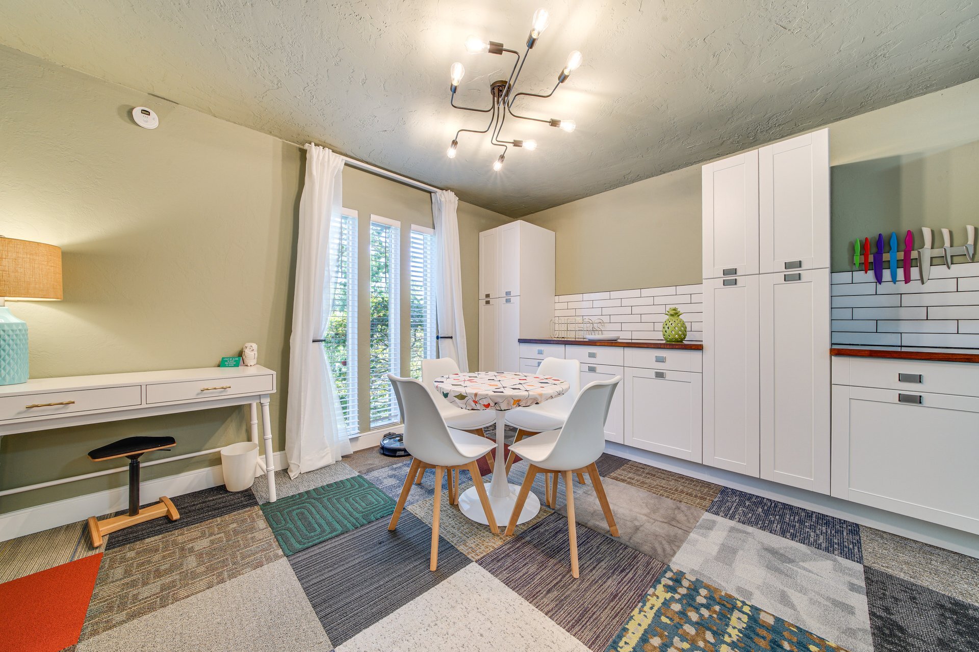 Building Photo - 1425 S Puget Dr