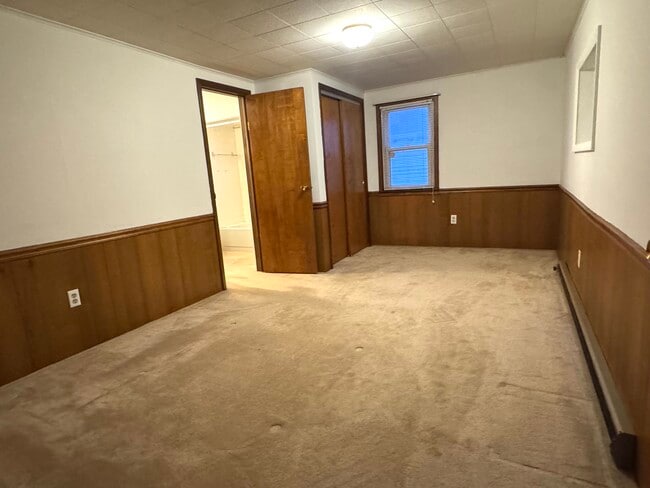 Building Photo - 15 W Worley Ave