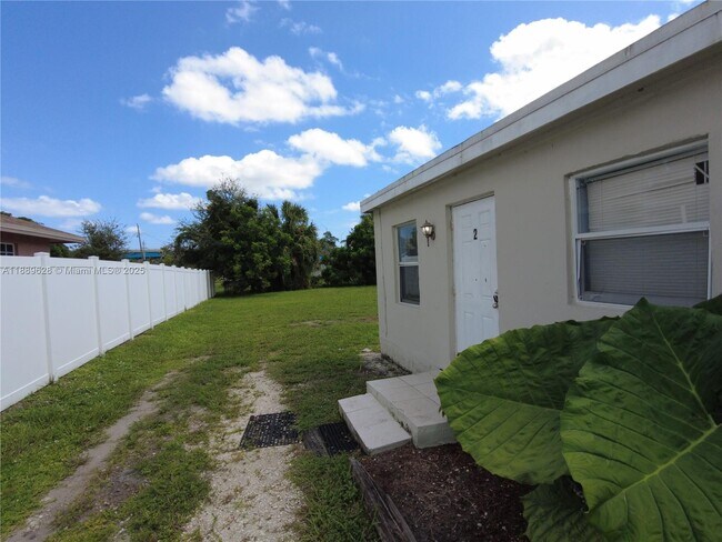 Primary Photo - 620 NW 16th Ave