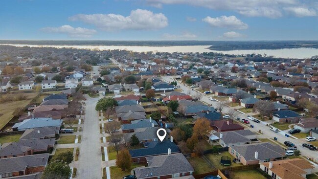 Building Photo - 1055 Port Sullivan Dr