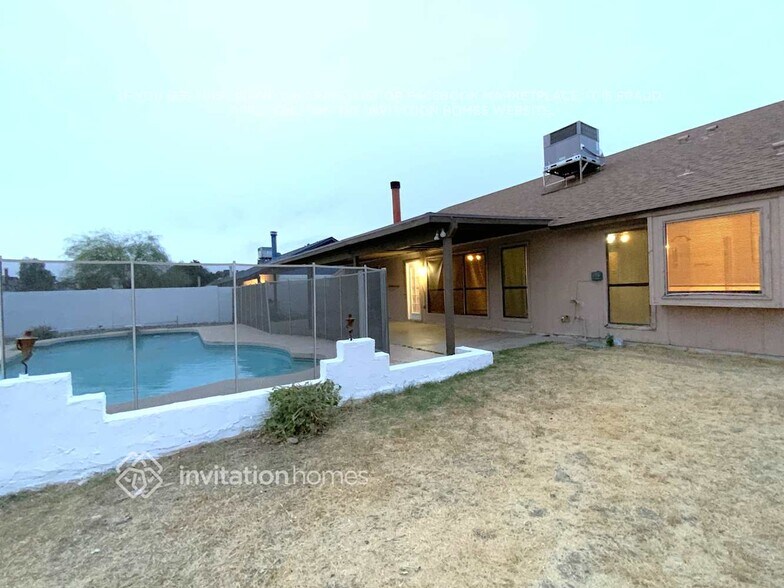 Building Photo - 7731 W Shaw Butte Dr