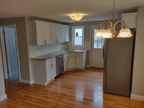 Building Photo - 5 Bedroom Home for Rent in Sixteen Acres