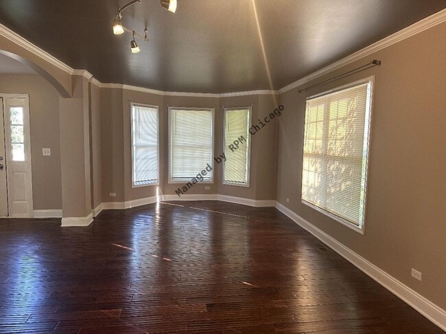 Building Photo - 5490 Fox Path Ln