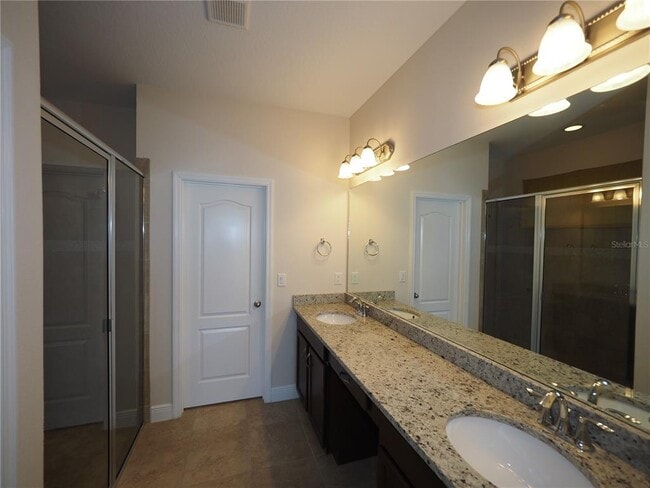 Building Photo - 995 Molly Cir