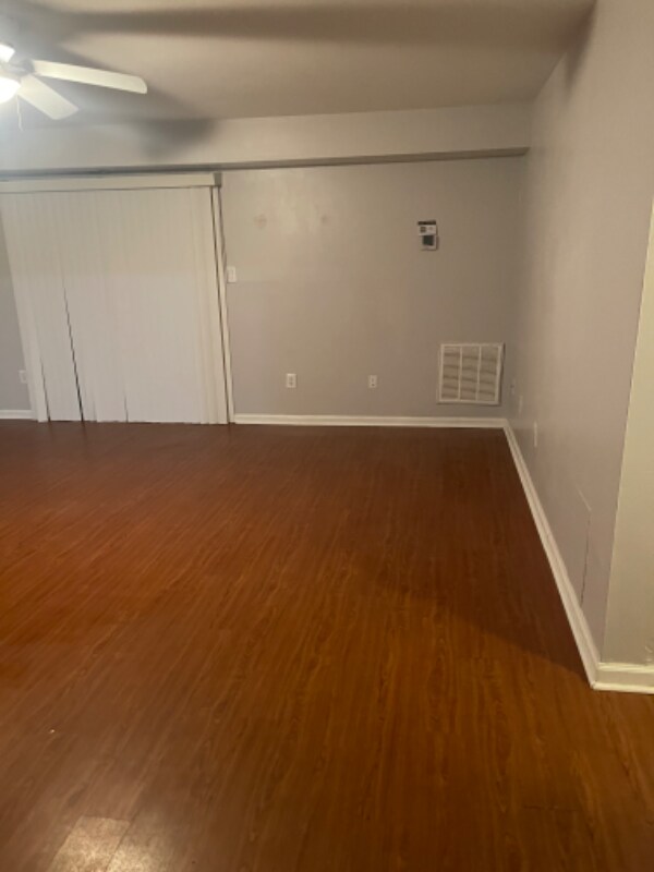 Building Photo - 1527 Americana Dr