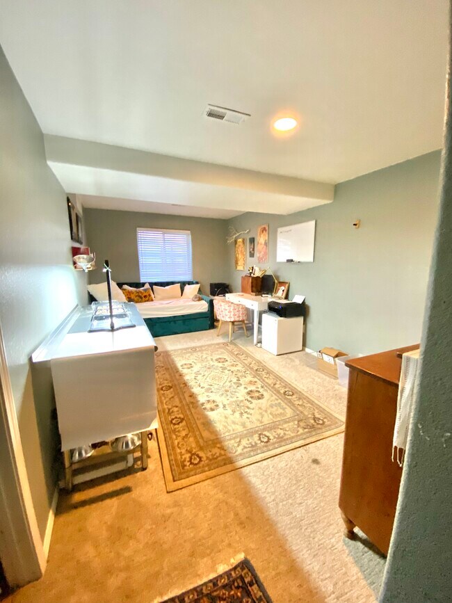 finshed basement - 141 Rowena Pl