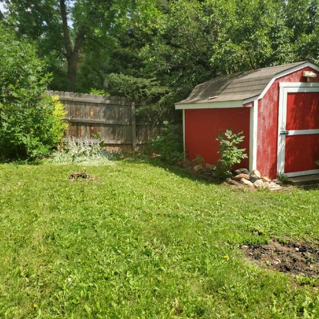 Building Photo - 1319 Glen Haven Dr