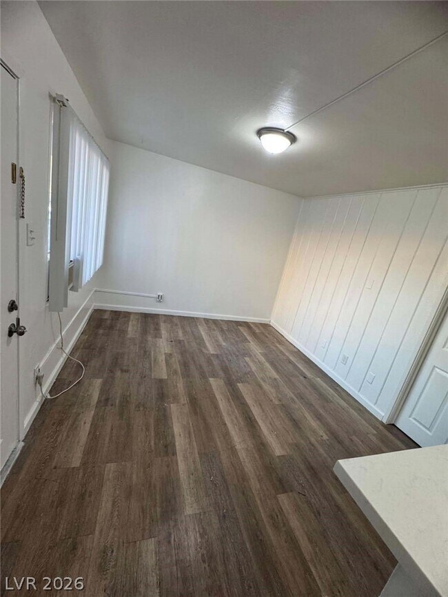 Building Photo - 312 W Cleveland Ave