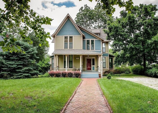 Building Photo - Gorgeous 19th Century Victorian showpiece