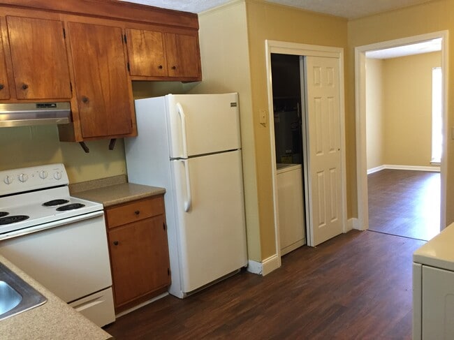 Building Photo - 1207 Fair Rd