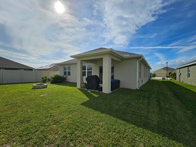 Building Photo - 480 Sorrento Dr