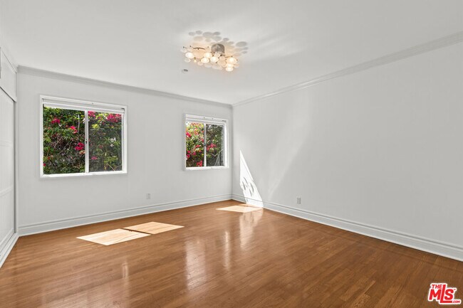 Building Photo - 134 N Westgate Ave