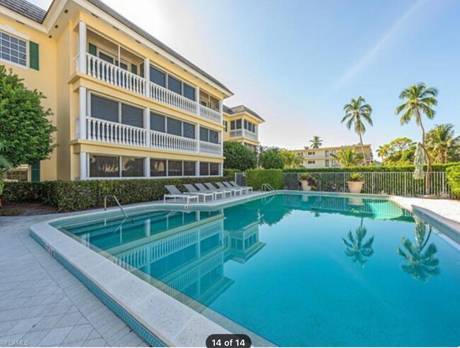 Building Photo - 666 3rd St S