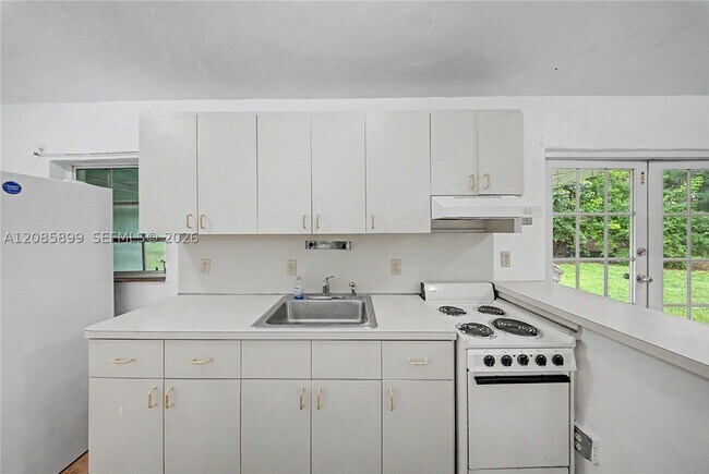 Building Photo - 15365 SW 206th Ave