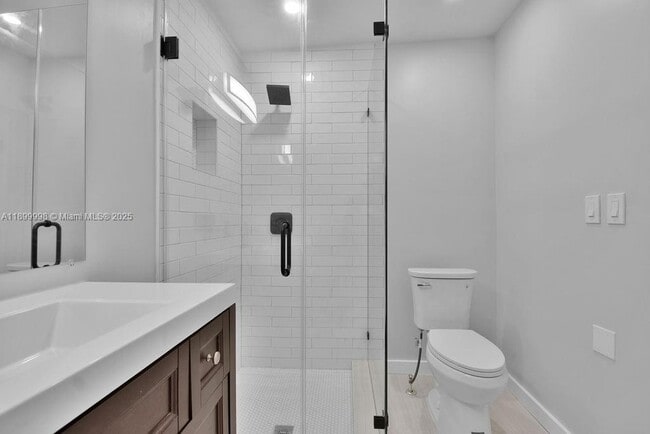 Building Photo - 547 NW 49th St