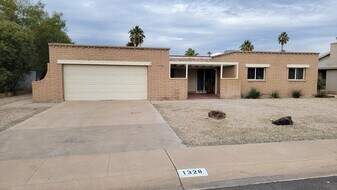 Building Photo - 1328 E Hermosa Dr