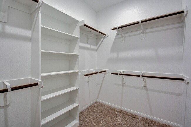 Building Photo - 18572 Meadow Point Ln