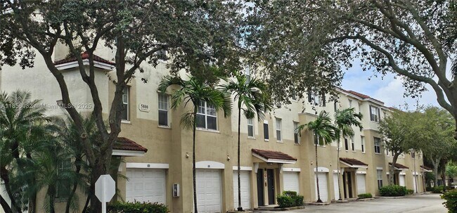 Building Photo - 5800 W Sample Rd