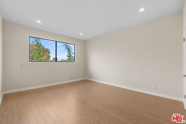 Building Photo - 2175 S Beverly Glen Blvd