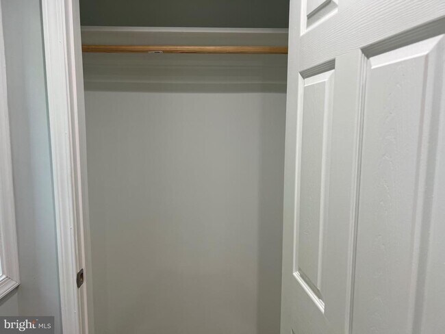 Building Photo - 12149 Salemtown Dr