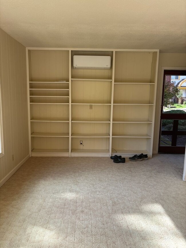 Building Photo - Enjoy 1.125 Acres near Downtown McMinnville