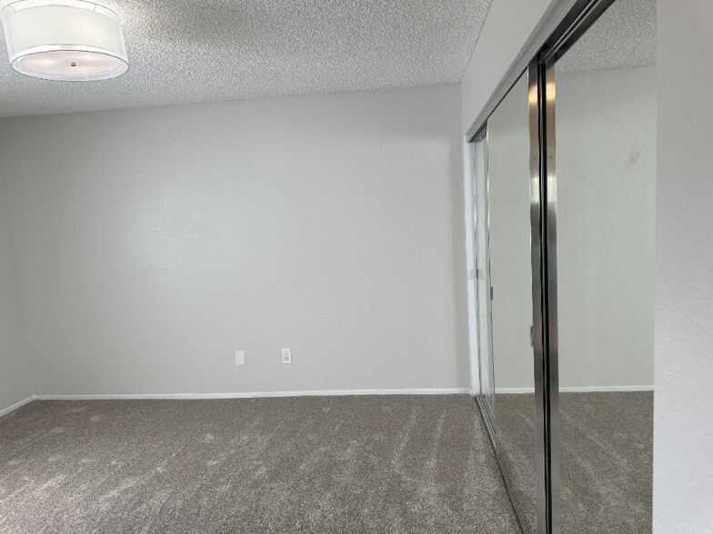 Building Photo - 1545 W 207th St