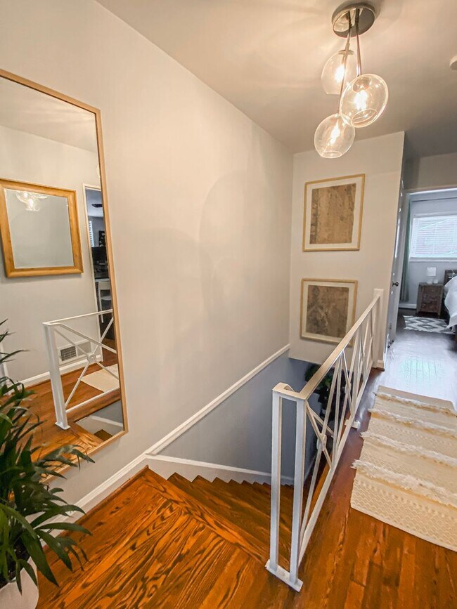 Building Photo - Gorgeous 3 Bed 1.5 Bath Brick Home with Large Yard In Beautiful Taylor Run