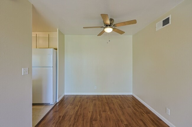 Building Photo - 5708 Baltimore Dr