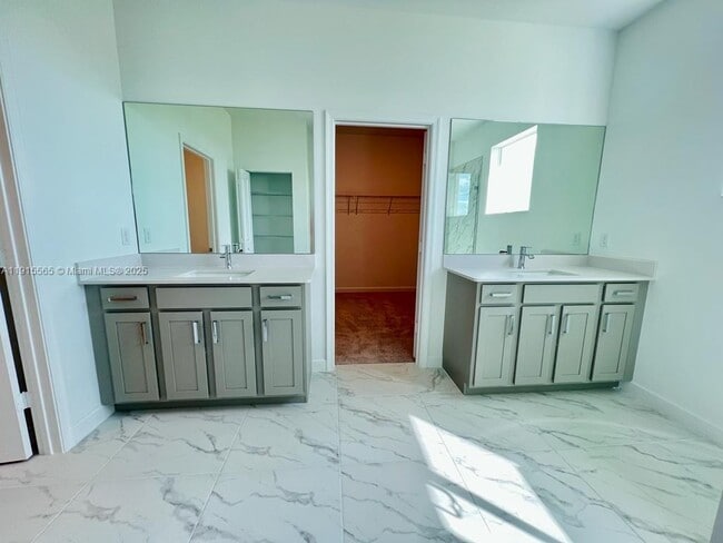 Building Photo - 1079 Haywagon Trl