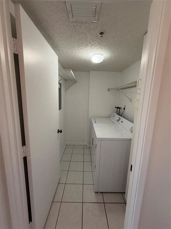 Building Photo - 2334 S Cypress Bend Dr