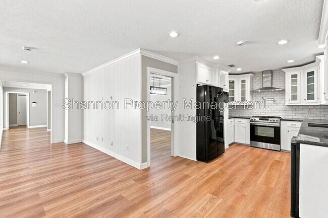 Building Photo - 5522 Dumfries Dr