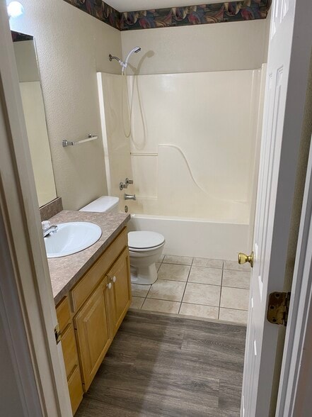 Building Photo - 2918 W Parnell St