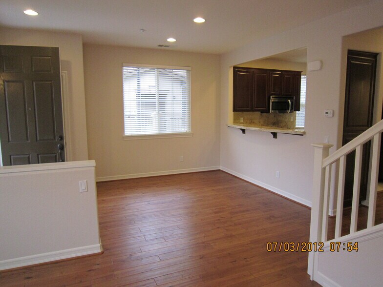 Building Photo - 10410 Duxbury Ln