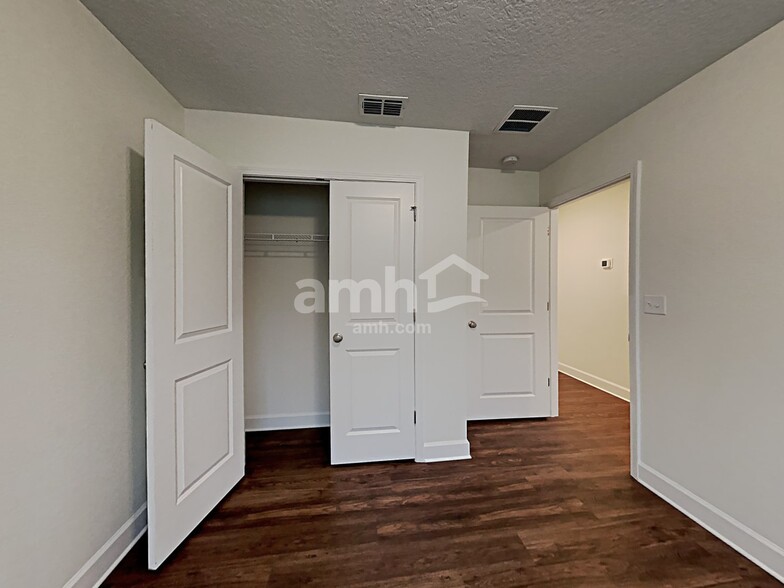 Building Photo - 5934 Hampton Creek Rd