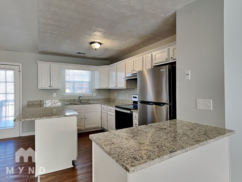 Building Photo - 375 Mountainview Dr