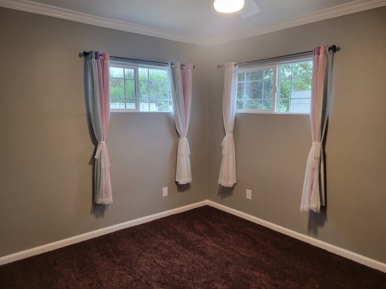 Bedroom - 151 W 53rd St