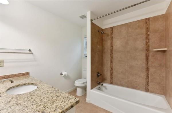 Building Photo - 10104 Missel Thrush Dr