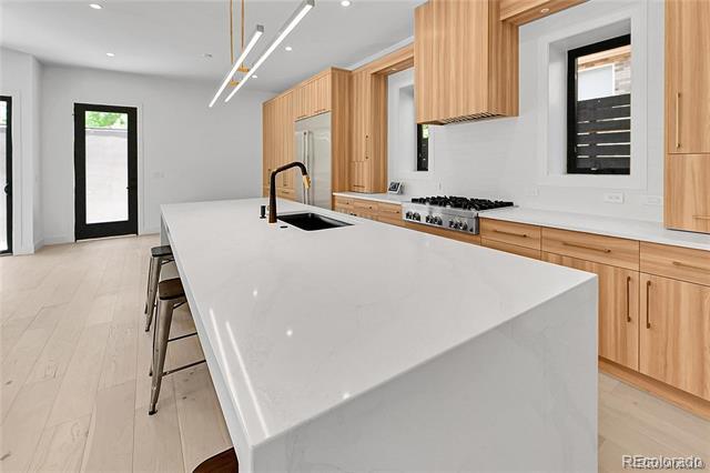 Building Photo - 1491 S York St