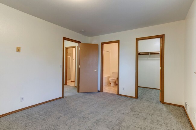Building Photo - 1445 NW Elwha St