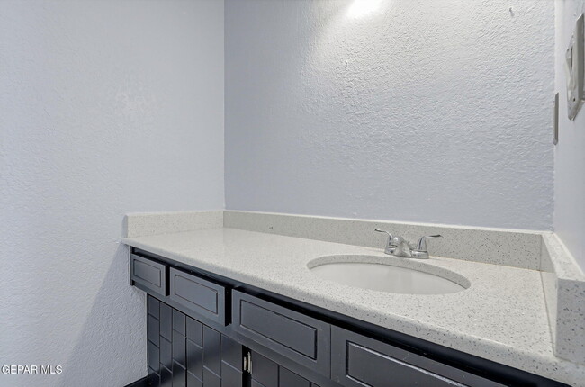 Building Photo - 5609 Van Horn Dr