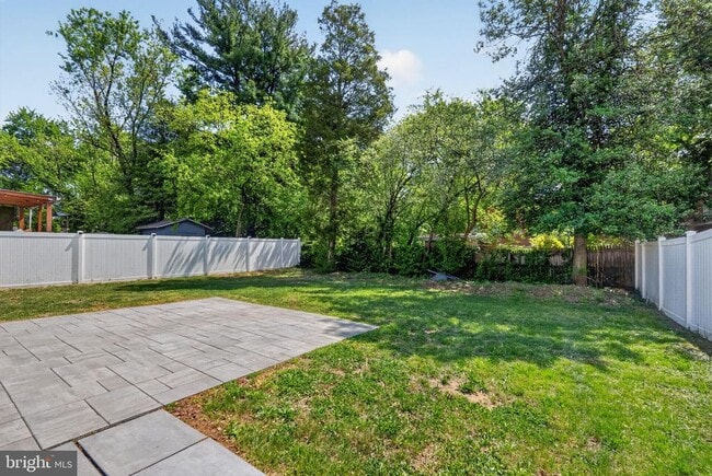 Building Photo - 5831 33rd Ave