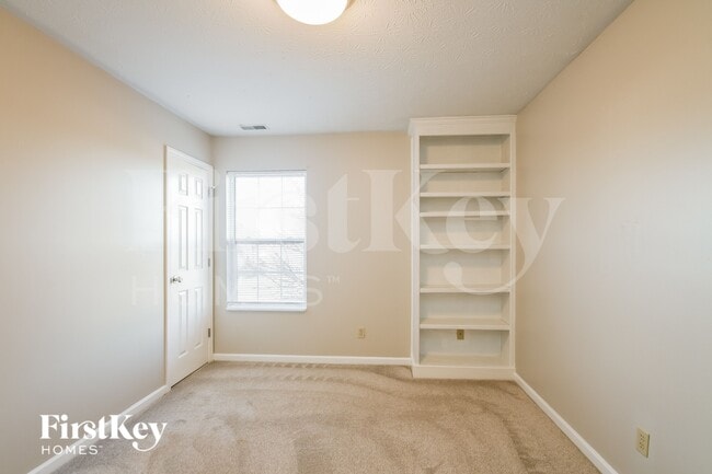 Building Photo - 1005 Quarterhorse Run