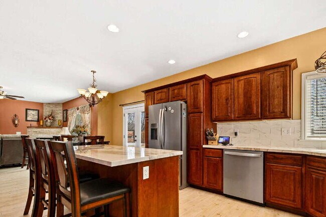 Building Photo - 2295 W Apgar Creek Dr