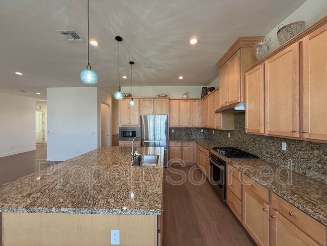 Building Photo - 1136 Crescent Ave