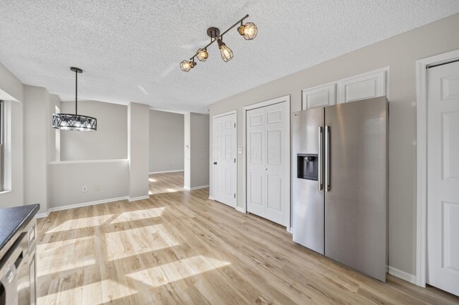 Building Photo - 3268 Stadler Dr