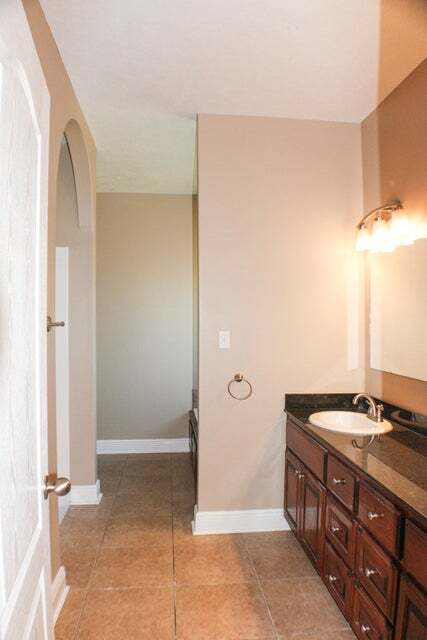 Building Photo - 162 James Dr