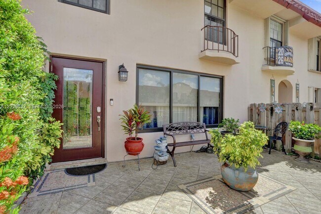 Building Photo - 7355 SW 26th Ct